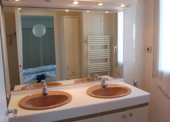 T3 Standing 4eme Etage Casino 7 Pers Apartment